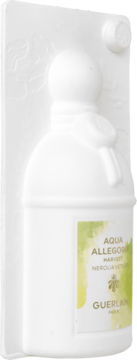 Biała butelka perfum Guerlain Aqua Allegoria Harvest Nerolia Vetiver z zieloną etykietą i pszczółką, w białym, wytłaczanym opakowaniu, widok z przodu.