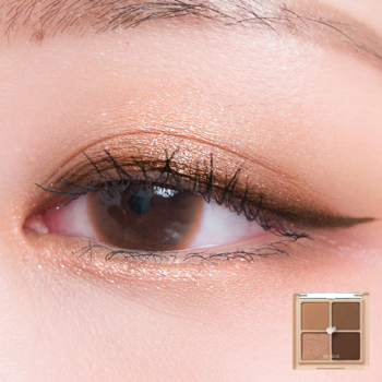 Oko z makijażem paletką rom&nd Better Than Eyes: beżowo-brązowe cienie, liner. W rogu paleta 4 cieni.