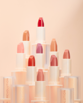 REVOLUTION Lip Allure Soft Satin,pomadka do ust Berry Boss,kompozycja-1