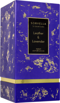 Granatowe pudełko perfum Sorvella Signature Leather & Lavender ze złotymi, nieregularnymi wzorami, widok pod kątem.