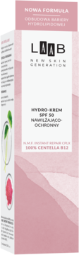 Pudełko AA LAAB Hydro-Krem SPF 50 z Centellą B12. Białe, pionowe opakowanie z różowym tłem i roślinami, widok z przodu.