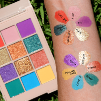 J.Cat Beauty X-treme Access Pocket Shadow Pops of Paparazzi, paleta 12 cieni, swatche matowe i błyszczące na ręce.