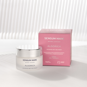 Sensum Mare Algorich – krem przeciwzmarszczkowy w matowym słoiku z różowym pudełkiem obok, pod kątem.