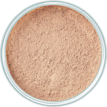 Matujący sypki podkład mineralny Artdeco Natural Beige, widok z góry na jasny puder w okrągłym srebrnym opakowaniu.