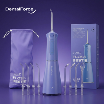 Fioletowy irygator DentalForce Floss Bestie, bezprzewodowy, z 8 wymiennymi końcówkami i etui, widok centralny.