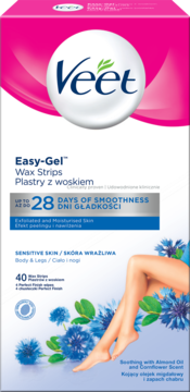 Widok z przodu różowego opakowania Veet Easy-Gel Wax Strips do skóry wrażliwej, z nogami i kwiatami.
