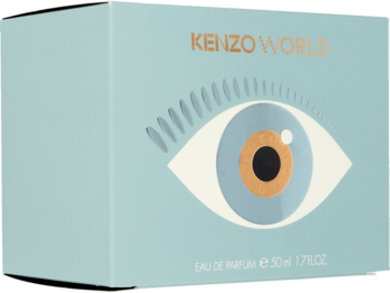 Jasnoniebieskie pudełko perfum Kenzo World z grafiką niebieskiego oka, złotym napisem, widok pod kątem.