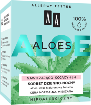 Widok z przodu jasnoniebieskiego pudełka AA Aloe Sorbet nawilżająco-kojącego na dzień i noc z grafiką aloesu i różowym paskiem.