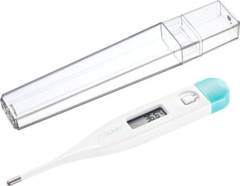 Biały elektroniczny termometr VITAMMY beep z wyświetlaczem 36.6 i przezroczystym etui obok.