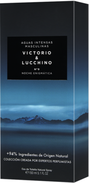 Granatowe pudełko perfum Victorio & Lucchino N9 Noche Enigmática z krajobrazem górskim i mgłą, widok z przodu.
