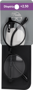 Czarne okulary do czytania o mocy +2.50 dioptrii, widoczne w szarym opakowaniu i obok na ciemnym tle.