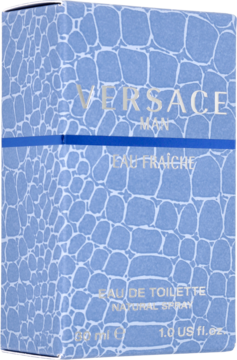 Niebieskie pudełko perfum Versace Man Eau Fraiche, z teksturą skóry aligatora, widok z przodu pod kątem.