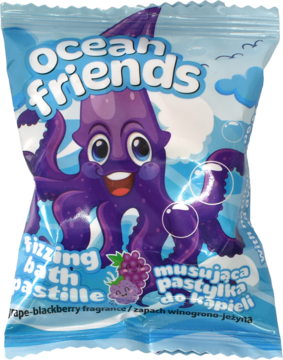Opakowanie Ocean Friends musującej pastylki do kąpieli winogrono-jeżyna z fioletową ośmiornicą, widok z przodu.