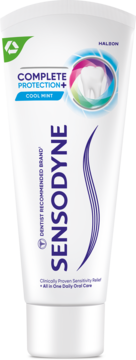 Pasta Sensodyne Kompletna Ochrona + Cool Mint w białej tubie, widok z przodu, z fioletowymi detalami.
