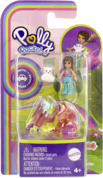 Zestaw Polly Pocket z laleczką, białym niedźwiadkiem i różowo-niebieskim pojazdem, w przezroczystym opakowaniu.