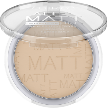 Catrice All Matt Plus, jasnobeżowy puder matujący, w otwartym, okrągłym kompakcie z przeźroczystą pokrywką, widok z góry.