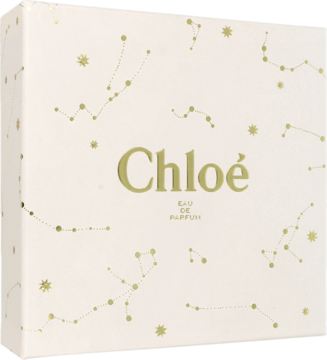 Białe pudełko zestawu Chloe Signature Eau de Parfum ze złotym napisem i wzorem konstelacji, widok z przodu.