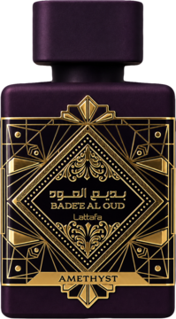 Lattafa Bade'e Al Oud Amethyst perfumy, ciemnofioletowa butelka z bogatymi złotymi wzorami, widok z przodu.