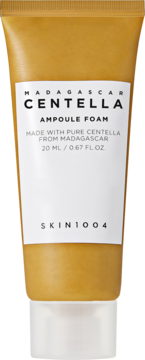 Pianka do mycia twarzy SKIN1004 Madagascar Centella Ampoule Foam 20ml w żółtej tubce, widok z przodu.