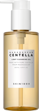 SKIN1004 Madagascar Centella Light Cleansing Oil, bursztynowy płyn, w przezroczystej butelce z białą pompką, widok z przodu.