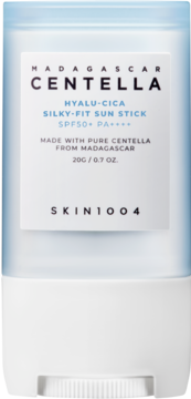 SKIN1004 Centella Hyalu-Cica Silky-Fit Sun Stick SPF50+ PA++++, biało-niebieski sztyft, widok z przodu.