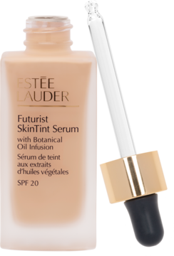 Estée Lauder Futurist SkinTint Serum SPF 20 w szklanej butelce z pipetą, kolor 2C3 Fresco, ujęcie z przodu.