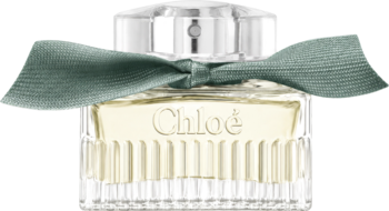 Chloé Rose Naturelle Intense, woda perfumowana. Przezroczysta, ryflowana butelka z zieloną wstążką, widok z przodu.