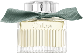 Chloé Rose Naturelle Intense woda perfumowana w ryflowanej szklanej butelce z zieloną wstążką, z przodu.