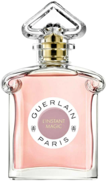 Guerlain L'Instant Magic: różowy perfum w eleganckiej butelce z przezroczystego szkła z ozdobnym korkiem. Widok z przodu.