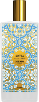 Sintra Eau de Parfum Memo Paris, butelka z białego szkła w niebiesko-żółte azulejos, złoty korek, widok z przodu.