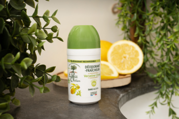 Naturalny dezodorant Le Petit Olivier werbena-cytryna 50ml, biała butelka z zieloną nakrętką.