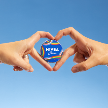 NIVEA Creme ,krem uniwersalny, do twarzy, ciała i dłoni,kompozycja-1