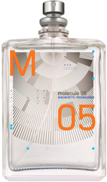 Przezroczysta butelka Escentric Molecules Molecule 05 z pomarańczowym napisem M i 05, widok frontalny.