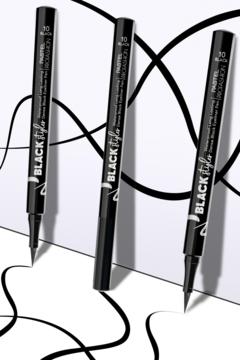 Trzy czarne eyelinery Pastel Profashion Black Tips z precyzyjną końcówką, na białym tle z czarnymi kreskami.