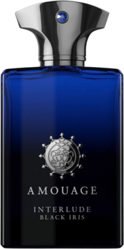 Amouage Interlude Black Iris, ciemnoniebieska butelka perfum z srebrnym logo, nakrętką i niebieskim oczkiem.