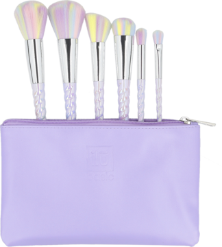 Ilū Basic Set: 6 wegańskich pędzli z tęczowym włosiem i rączkami rogów jednorożca w fioletowej kosmetyczce.