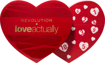 Czerwony, sercowaty kalendarz Revolution x Love Actually, z logo i numerowanymi okienkami.