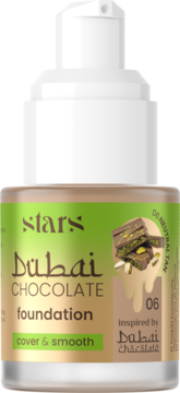 Podkład Stars Dubai Chocolate 06 Neutral Tan w butelce z białą pompką, z grafiką czekolady i pistacji, widok z przodu.
