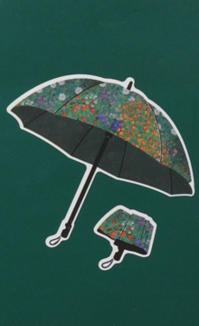 Parasol z malarskim wzorem kwiatowym i jego złożona, kompaktowa wersja na ciemnozielonym tle, widok z góry.