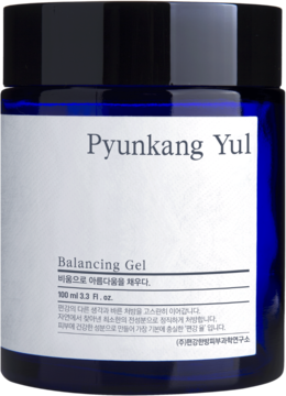 Pyunkang Yul Balancing Gel, nawilżający żel do twarzy w ciemnoniebieskim słoiku z czarną nakrętką, widok z przodu.