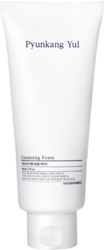 Pyunkang Yul Cleansing Foam, biała tubka 150ml, minimalistyczny design z niebieskim tekstem, widok z przodu.