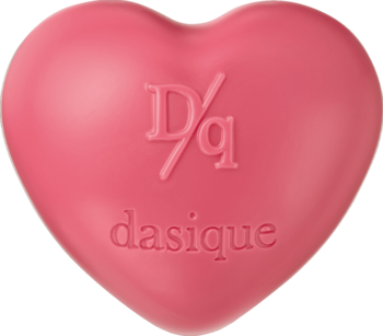 Dasique Souffle Color Coldest Plum, różowy balsam w kształcie serca z wytłoczonym logo. Widok z przodu.