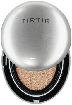 Otwarty TIRTIR Mask Fit Aura Cushion Mini 33N Macchiato, srebrny kompakt z nawilżającym podkładem w gąbce.