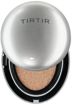 Nawilżający podkład TIRTIR Mask Fit Aura Cushion Mini w srebrnym, otwartym kompakcie, widok z góry na beżową gąbkę.