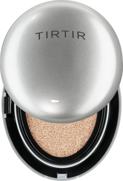 Otwarty, srebrny kompakt TIRTIR Mask Fit Aura Cushion z logo, widok z góry, beżowy podkład cushion.