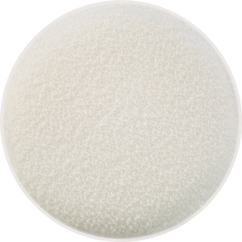 Okragła, kremowa myjka złuszczająca DOUBLE TEXTURE Ewa Schmitt z bawełny organicznej, widok z góry.