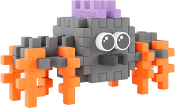 Zabawka z klocków Marioinex Mini Waffle Pocket Pets Pająk, szary z pomarańczowymi nogami i dużymi oczami.
