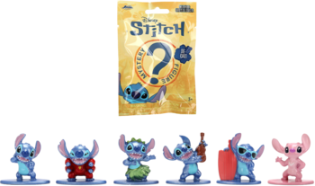 Złota saszetka i 6 metalowych figurek kolekcjonerskich Stitcha z Lilo & Stitch w różnych strojach. Widok z przodu.