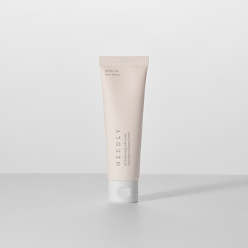 NEEDLY pH Balancing Rich Cream w jasnoróżowej tubce, biała nakrętka. Intensywnie nawilżający, widok z przodu.