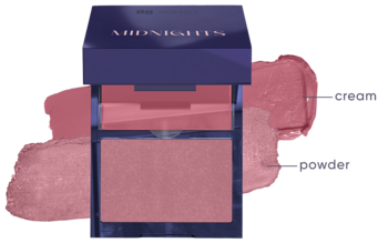 AA Wings Of Color Midnights Duo Róż. Otwarte fioletowe opakowanie różu w odcieniach różu, z próbkami na tle.